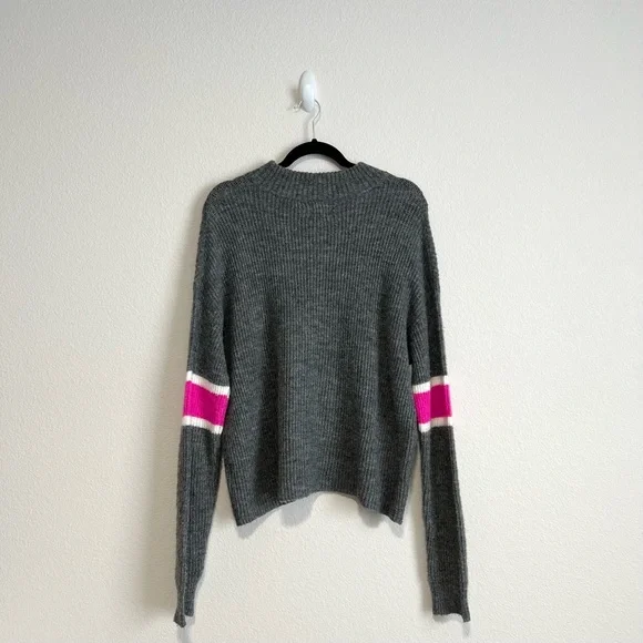John Jenn Sweaters John Jenn Grey Knit Sweater With Pink Arm